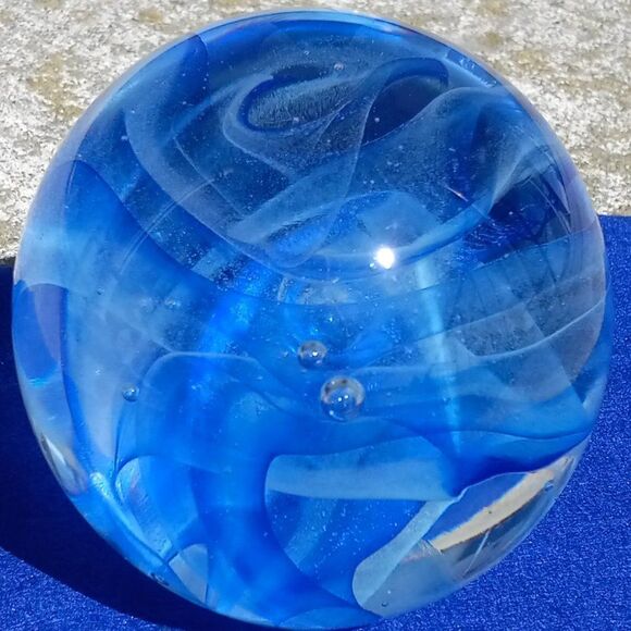 Lg Paperweight Art Glass Blue Swirling Clouds & Bubbles Cottagecore grandmacore - Picture 5 of 10